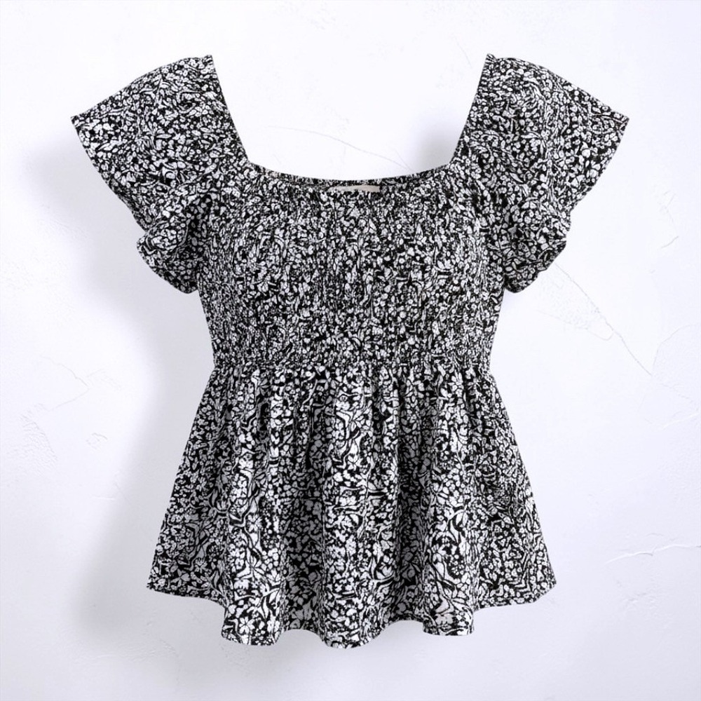 Universal Thread Black White Floral Smocked Babydoll Top Ruffle Sleeve Medium